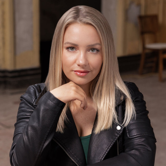 Jeneva Rose